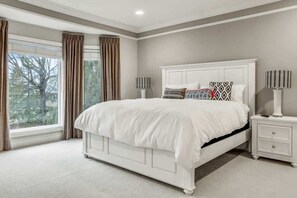 5 chambres, lit de bébé portatif, Wi-Fi, literie fournie