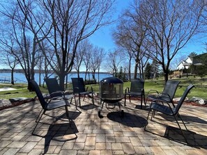 Terrace/patio - Immerse in Luxury Grand 5BR Lakefront Haven Views (Alexandria)