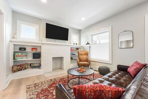 TV - Entire home in Zelienople, PA (Zelienople)