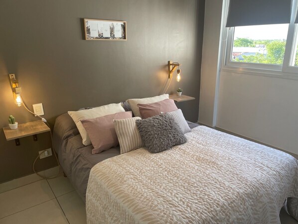1 bedroom, travel cot, WiFi, bed sheets