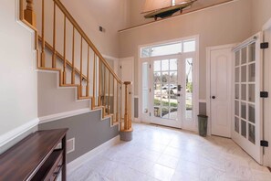 Interior - Creek-Side Bliss: Unwind and Create Lasting Memories at Our Beautiful Retreat (Pasadena)