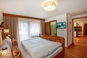 2 Schlafzimmer, Reisekinderbett, kostenloses WLAN, Bettwäsche