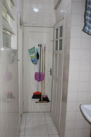 Towels, soap, toilet paper - Anfitrioca Aconchegante Apartamento 10 Minutos Metrô da Glória (Glória Rio de Janeiro)