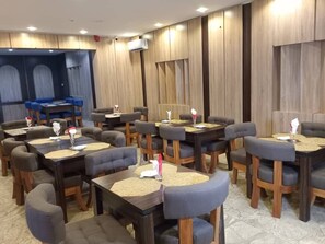 Restaurant - Perly Gate Residence  (Uyo)