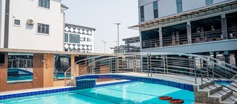 Perly Gate Residence 