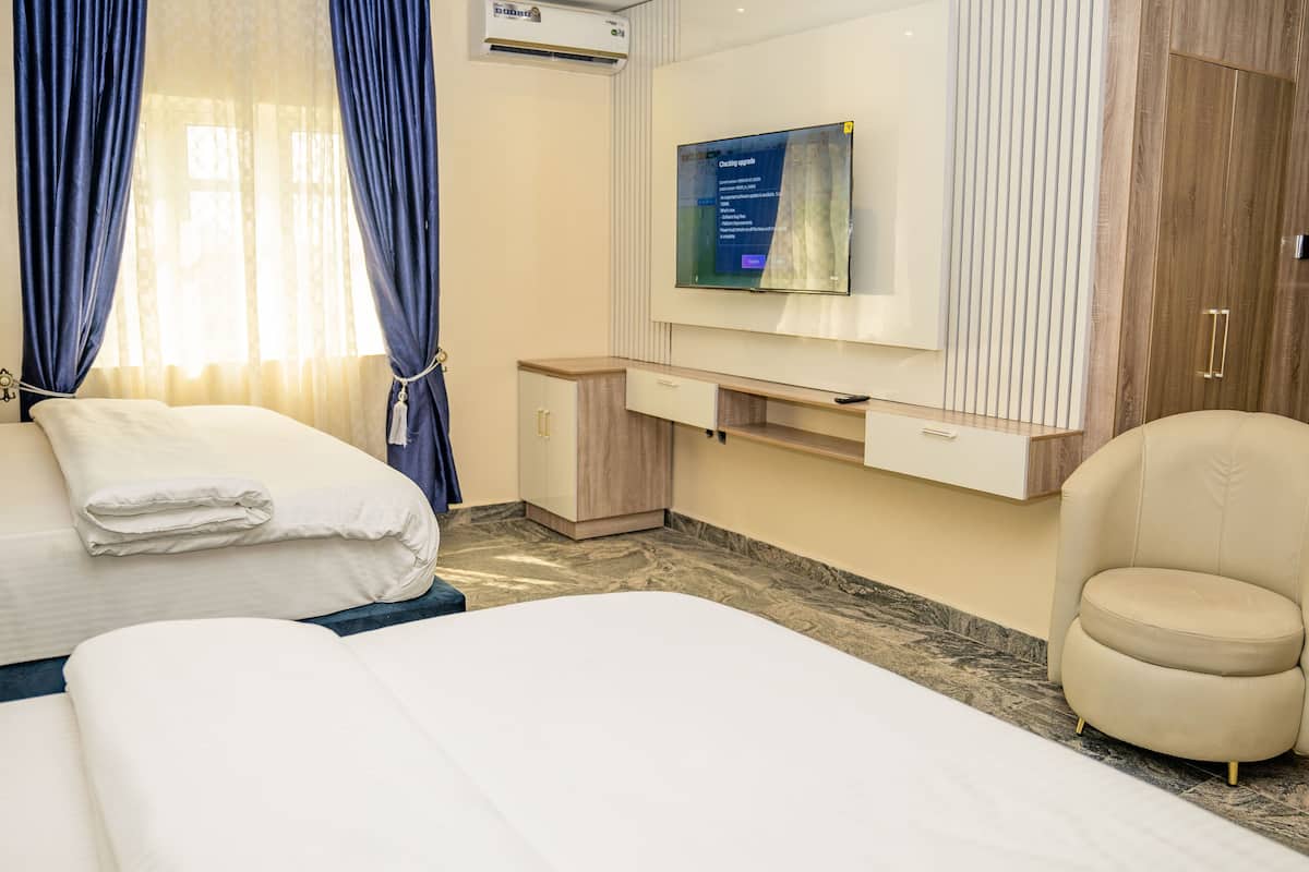 Luxury Suite | 1 bedroom, hypo-allergenic bedding, individually decorated