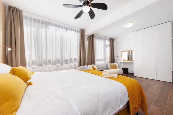 2 bedrooms, iron/ironing board, free WiFi, bed sheets