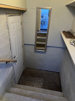 Interior - The Artist Guest Cottage - Tons of parking! 5 minute walk to Downtown Laramie! (Laramie)