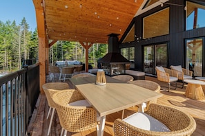 Outdoor dining - Hôtel à la maison - Villa Skáli (Shannon)