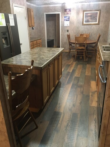 Centrally located between Bryson City, Sylva and Cherokee.5 mins to the Casino.