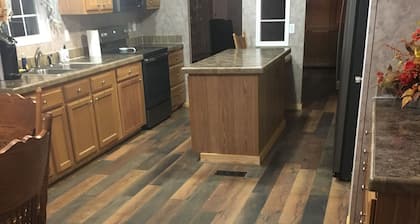 Centrally located between Bryson City, Sylva and Cherokee.5 mins to the Casino.