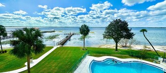 Large Lakefront Condo in Downtown Sebring Close To Sebring International Raceway