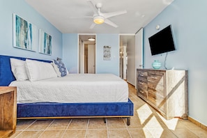 1 Schlafzimmer, Schreibtisch, Bügeleisen/Bügelbrett, Reisekinderbett