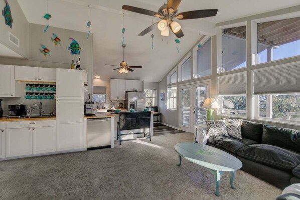 Smart TV, video games - 5 BR House Pet Friendly | Epic View | Port of Yall (Baldwin County)