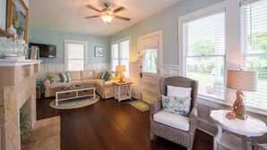 Living area - THE FAMILY REUNION COMPOUND AT OLD COLORADO INN (Stuart)