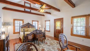 10 bedrooms, iron/ironing board, WiFi, bed sheets