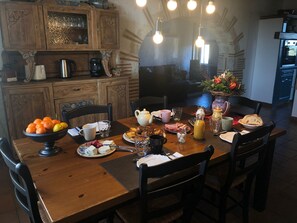 Dining - Maison D'hôtes au Cœur de la Campagne Gersoise (MIRADOUX)