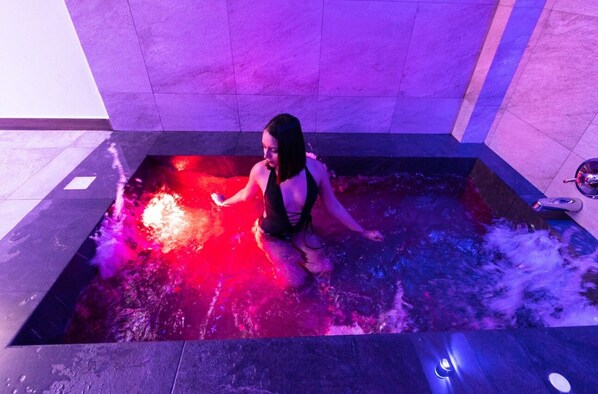 Premium Room | Living area | Heated floors - Hotel Hell Blue (Puebla)