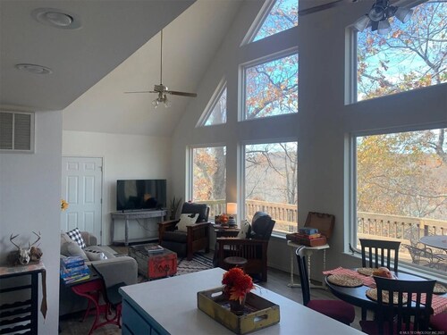 Close to Disney Dam the off-road adventurer and great cove for paddle-boarding 