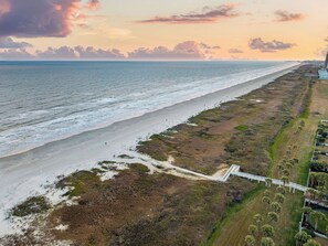 On the beach, sun-loungers - Beachtown - Luxury Beachfront Home - Private Pool, Elevator, Beachfront Yard (Galveston)