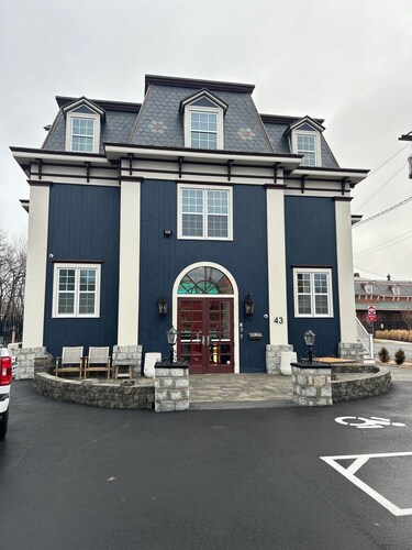 All New 1BR with tons of Charm