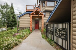 Exterior - Mountain Cabin w/VIEWS in Brian Head, Utah! Fun to be had Winter, Summer & Fall! (Brian Head)