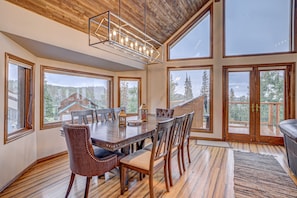 Dining - Mountain Cabin w/VIEWS in Brian Head, Utah! Fun to be had Winter, Summer & Fall! (Brian Head)