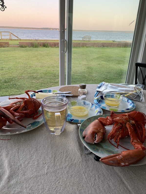 Dining - WATERFRONT, PRIVATE SANDY BEACH ON PECONIC BAY (South Jamesport)
