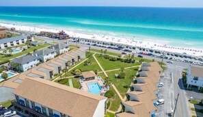 Exterior - Beach Townhome steps away from White Sand Beaches! (Destin)
