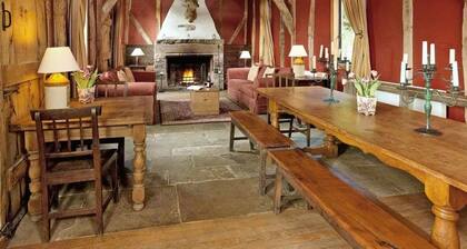 Hatton Grove Farmhouse