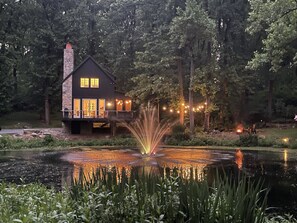 Exterior - The Roundtop Chalet romantic couple’s getaway (Wrightsville)