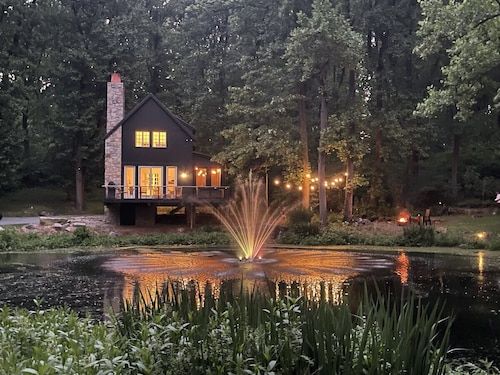 The Roundtop Chalet romantic couple’s getaway