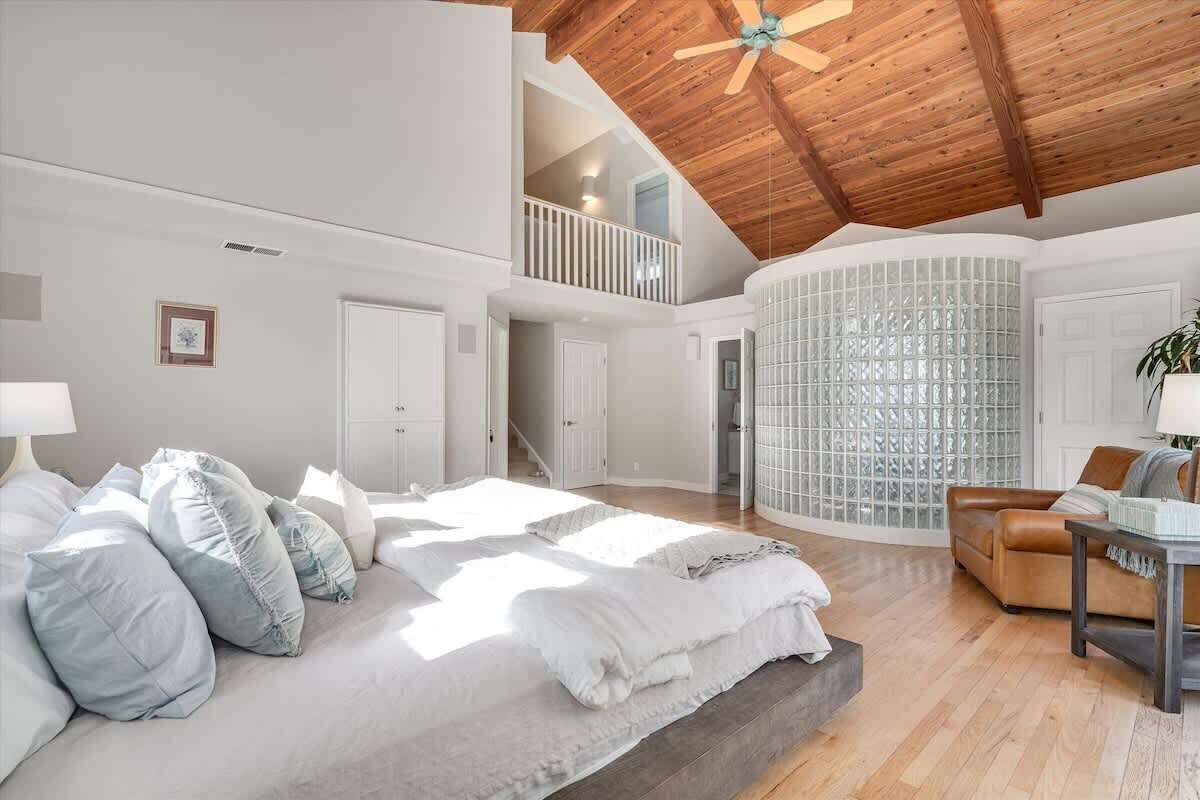 3 Schlafzimmer, Schreibtisch, Bügeleisen/Bügelbrett, Reisekinderbett