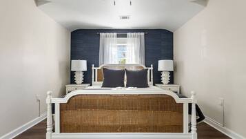 3 kamar tidur, setrika/meja setrika, tempat tidur bayi, dan Wi-Fi gratis