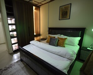 3 soverom, strykejern/-brett, reiseseng for barn og wi-fi (inkludert)