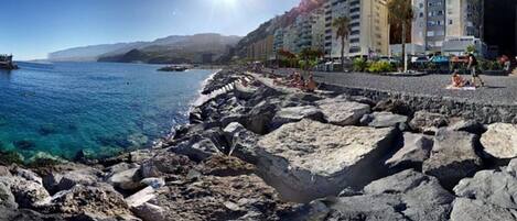 På stranden og strandhåndklær