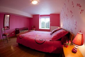 4 dormitorios, cuna de viaje, wifi gratis y accesible en silla de ruedas