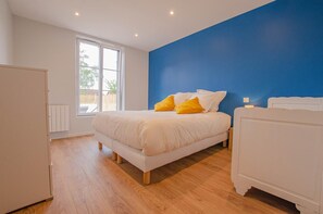 5 bedrooms, travel cot, free WiFi