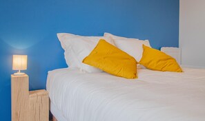 5 bedrooms, travel cot, free WiFi