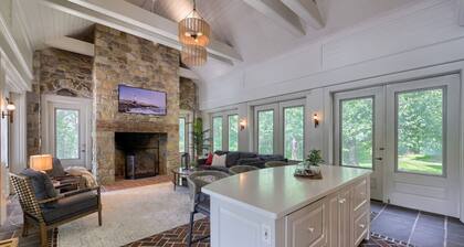 Stone Cottage at Roundtop Estate couples Retreat