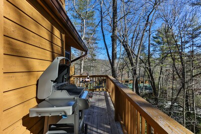 Cozy Mtn Retreat minutes from Sapphire Valley Resort. Renovated. Pet Friendly!
