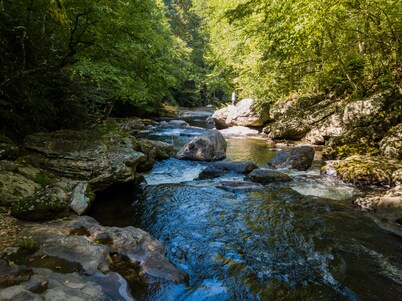 Cozy Mtn Retreat minutes from Sapphire Valley Resort. Renovated. Pet Friendly!
