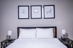 3 Schlafzimmer, Schreibtisch, Bügeleisen/Bügelbrett, WLAN