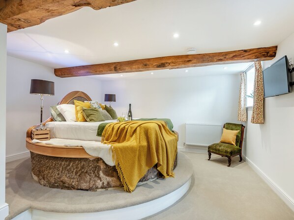2 bedrooms, WiFi (free), bed sheets - 2 bedroom accommodation in Ocle Pychard (Ocle Pychard)
