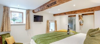 2 bedroom accommodation in Ocle Pychard