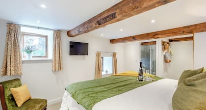 2 bedroom accommodation in Ocle Pychard