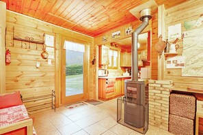 Frigorífico, microondas, horno y lavavajillas