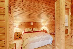 3 bedrooms, iron/ironing board, free WiFi