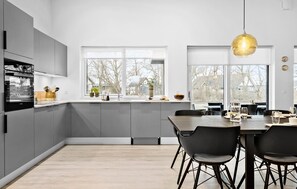 Kühlschrank, Mikrowelle, Geschirrspüler