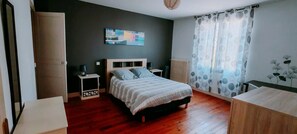 5 chambres, accès Internet